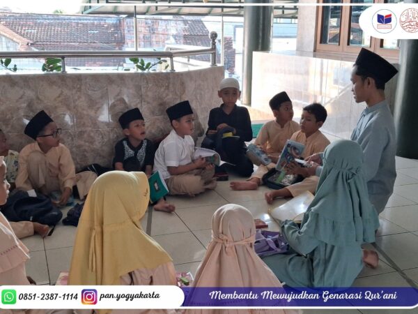 KU 04 : Cara Ustadz dan Ustadzah Menanamkan Akhlaq Qur'ani Kepada Santri